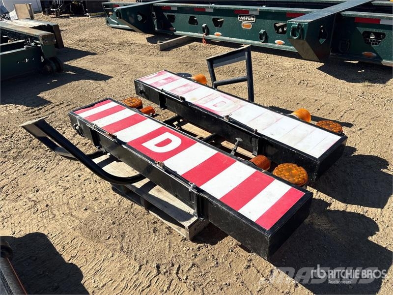  Quantity of (2) Pilot Car Sign Camion altro