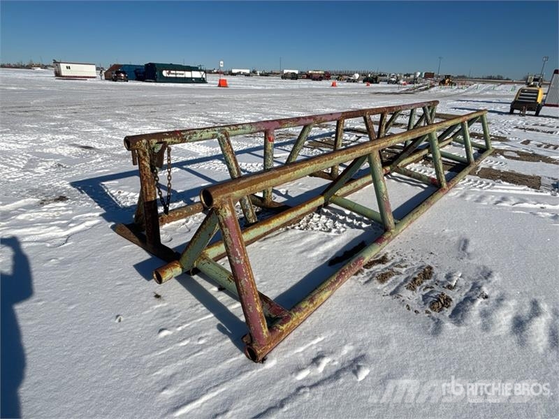 Quantity of (2) Pipe Racks معدات البناء - غير ذلك