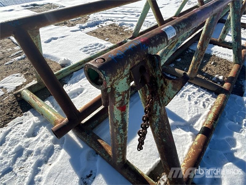 Quantity of (2) Pipe Racks معدات البناء - غير ذلك