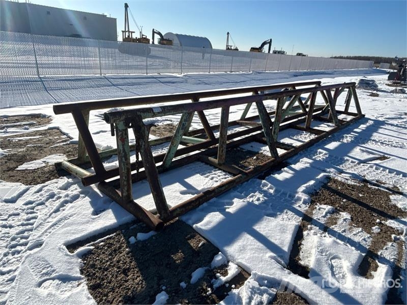 Quantity of (2) Pipe Racks معدات البناء - غير ذلك