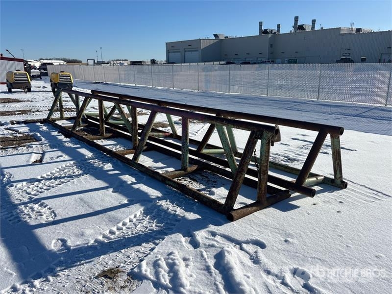 Quantity of (2) Pipe Racks معدات البناء - غير ذلك