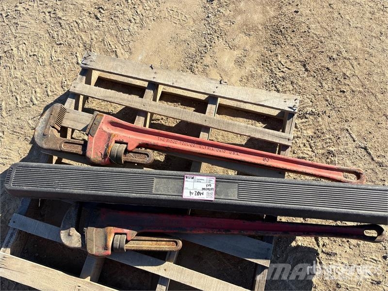  Quantity of (2) Pipe Wrench Andre komponenter
