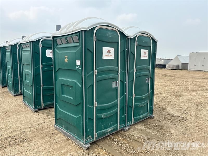  Quantity of (2) Portable Toilet Drugi deli
