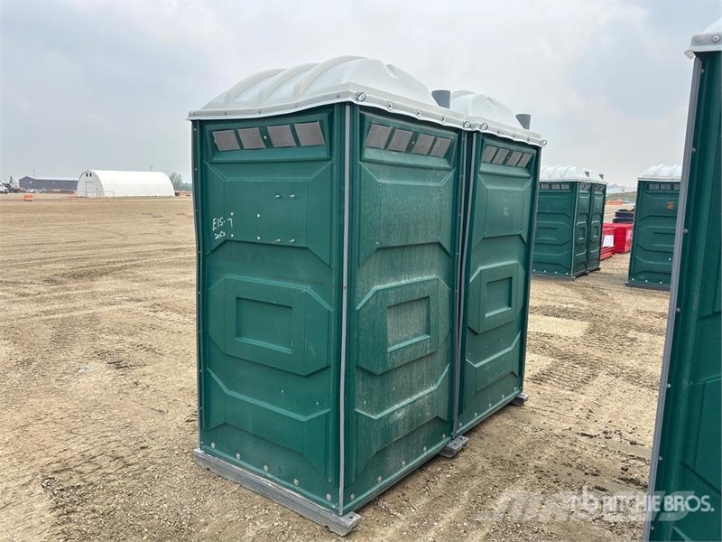  Quantity of (2) Portable Toilet Drugi deli