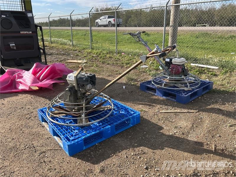  Quantity of (2) Power Trowel Mentės