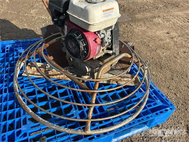 Quantity of (2) Power Trowel Mentės