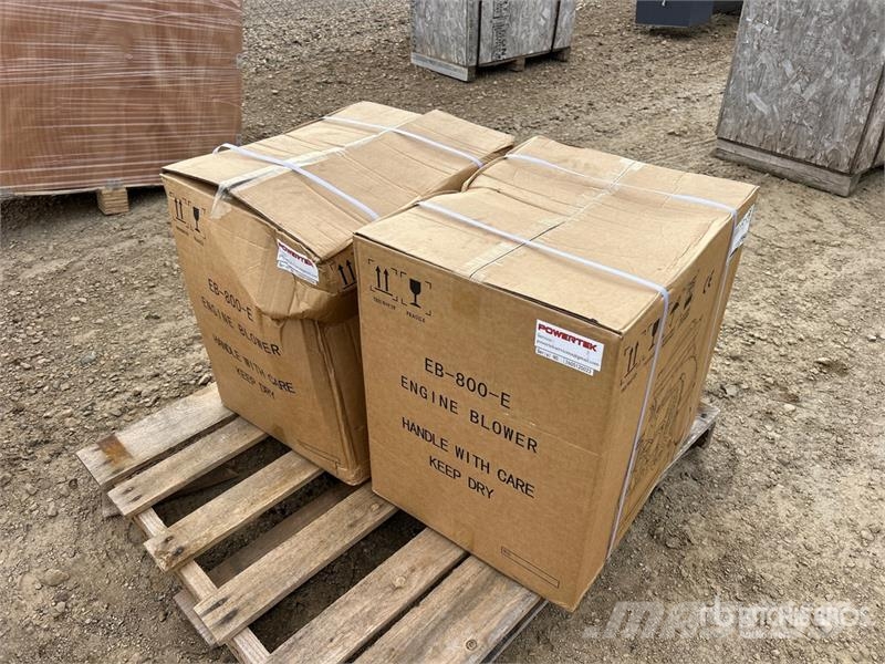  Quantity of (2)  Powertek EB-800-E Leaf Blower (Un طاردات