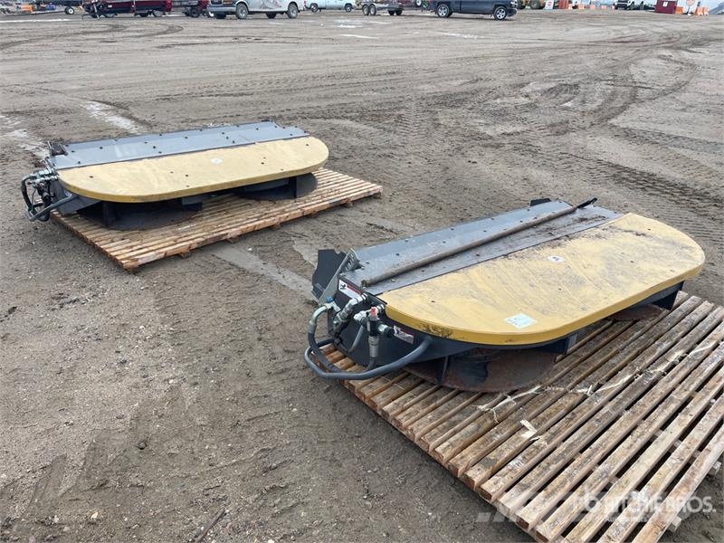 Quantity of (2) Radial Spreaders Agricoltura - Altro