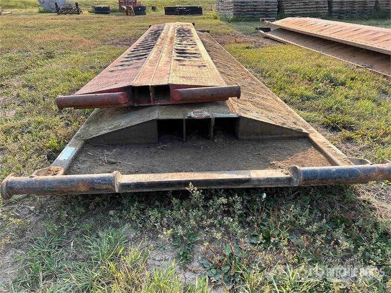 Quantity of (2) Road Crossings Строителство - Други