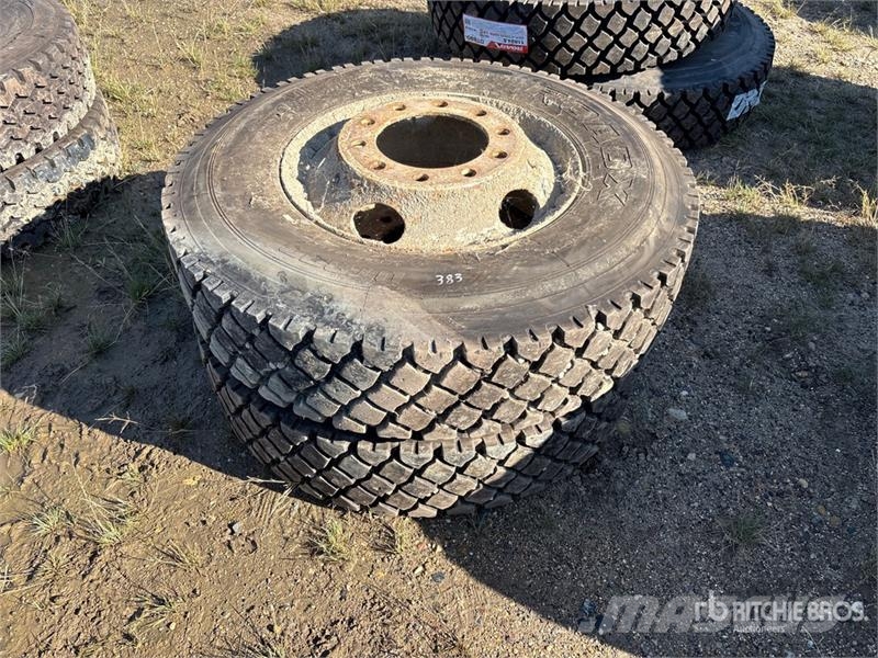  Quantity of (2) Roadx DT890 11R22.5 Tires Шины и колёса