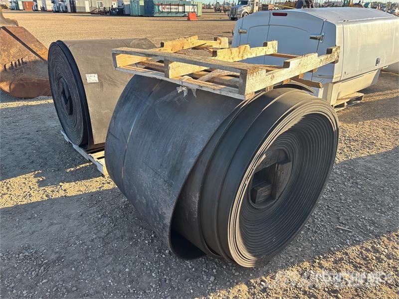 Quantity of (2) Rolls 36 in Conveyor Belting (Unus Sonstige Baumaschinen