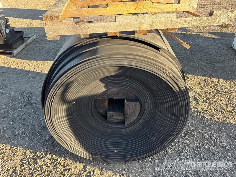 Quantity of (2) Rolls 36 in Conveyor Belting (Unus Sonstige Baumaschinen