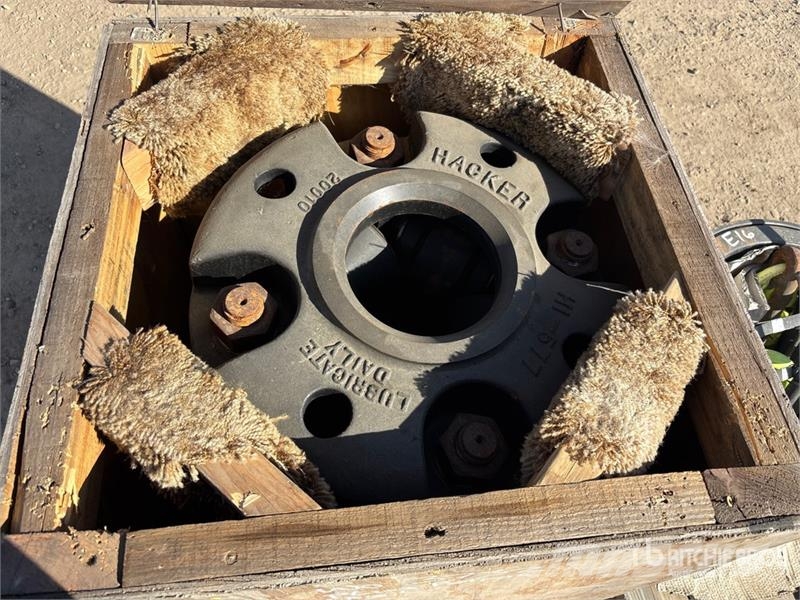 Quantity of (2) Rotary Table Bushings Kiti naudoti statybos komponentai