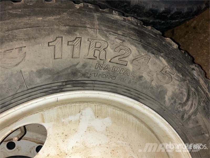 Quantity of (2) Salun 11R24.5 Tires Шины и колёса