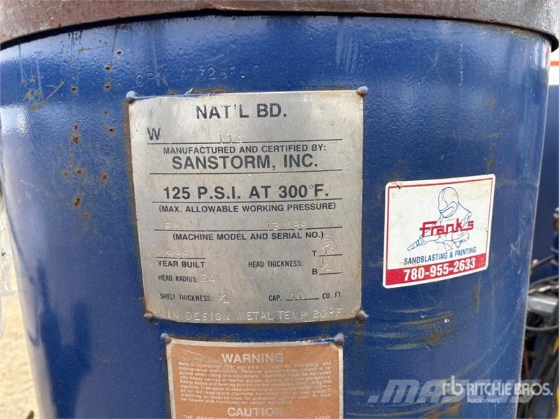 Quantity of (2) Sand Blasting Pot Ostalo za građevinarstvo