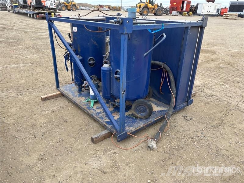 Quantity of (2) Sand Blasting Pot Ostalo za građevinarstvo