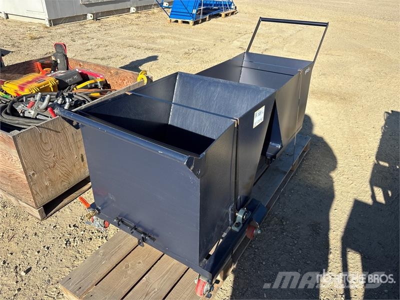 Quantity of (2) Self-Dumping Hopper Tartályok és tölcsérek