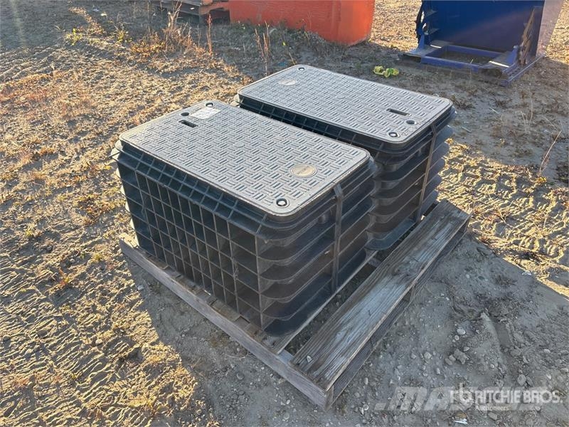 Quantity of (2) Service Box Andre komponenter
