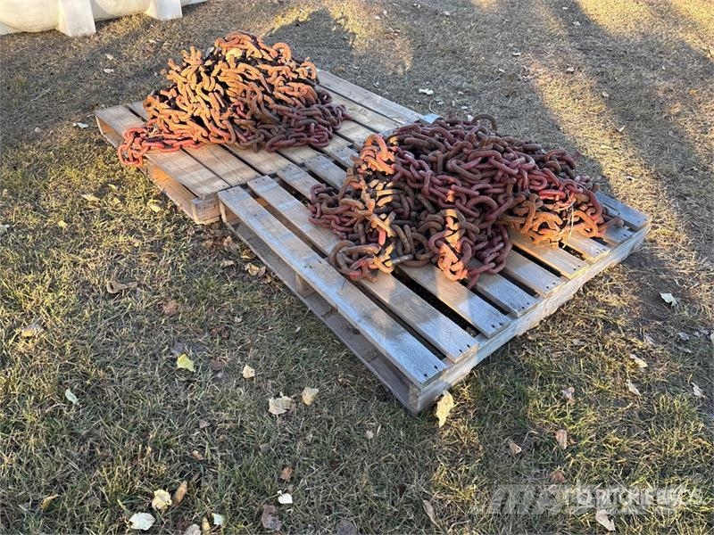  Quantity of (2) Skidder Tire Chains for 30.5-32 Ti Sonstige Landmaschinen