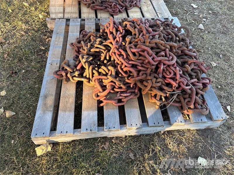  Quantity of (2) Skidder Tire Chains for 30.5-32 Ti Sonstige Landmaschinen