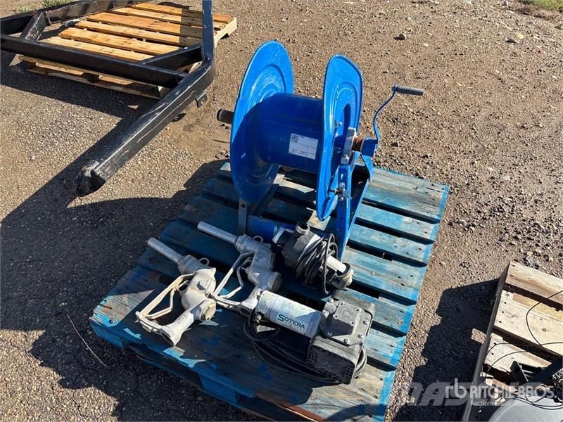 Quantity of (2) Sotera Systems Chemical Pump (Inop Pumpe i mikseri