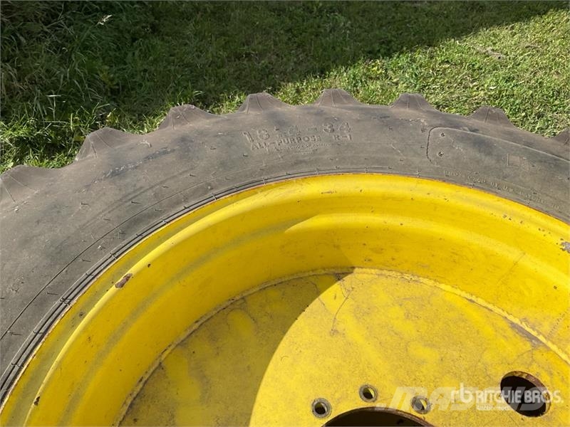  Quantity of (2) Sprayer Duals ماكينات زراعية - غير ذلك
