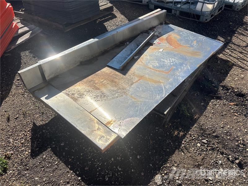 Quantity of (2) Stainless Steel Countertops Drugi deli