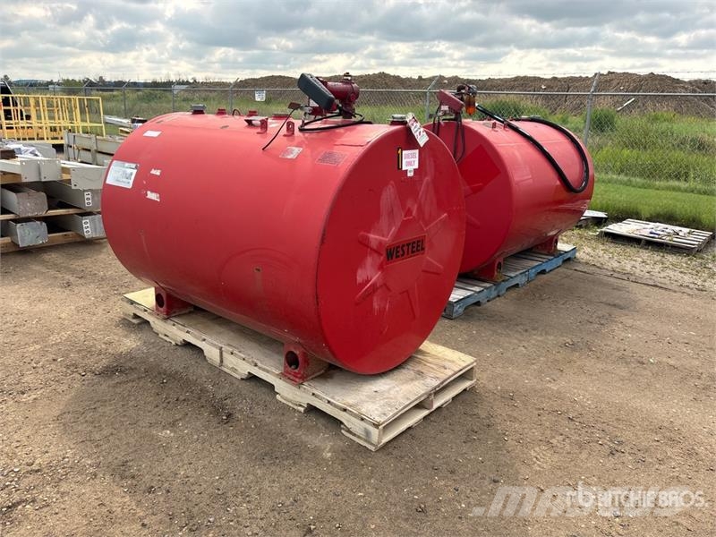 Quantity of (2) Steel Fuel Tank Баки для топлива и присадок