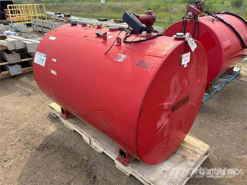 Quantity of (2) Steel Fuel Tank Баки для топлива и присадок