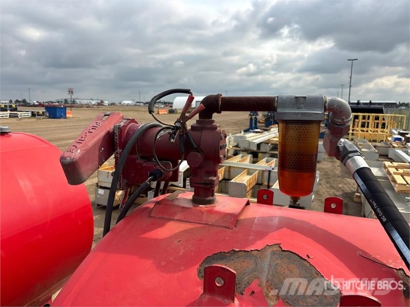 Quantity of (2) Steel Fuel Tank Баки для топлива и присадок