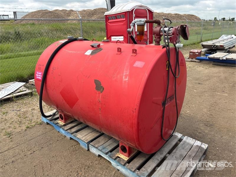 Quantity of (2) Steel Fuel Tank Баки для топлива и присадок