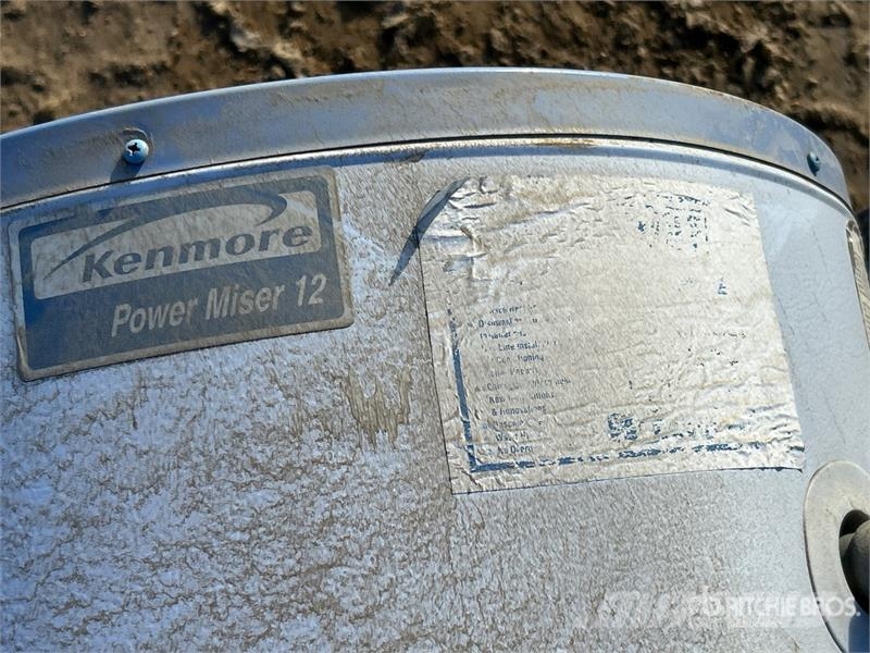 Quantity of (2) Steel Hot Water Tank Kraftstoff- und Zusatzstoffbehälter