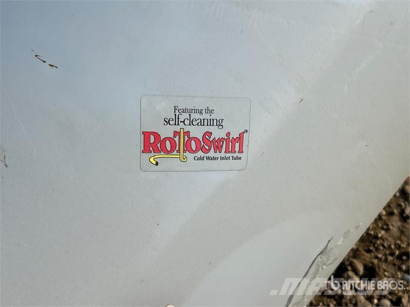 Quantity of (2) Steel Hot Water Tank Kraftstoff- und Zusatzstoffbehälter