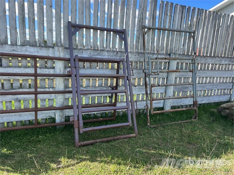 Quantity of (2) Steel Livestock Gate Diger hayvancilik makina ve aksesuarlari