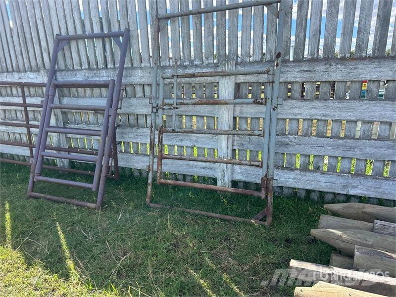 Quantity of (2) Steel Livestock Gate Diger hayvancilik makina ve aksesuarlari