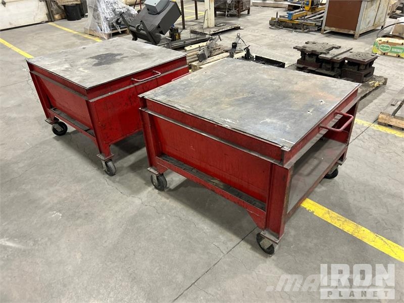  Quantity of (2) Steel Shop Tables Kiti naudoti statybos komponentai