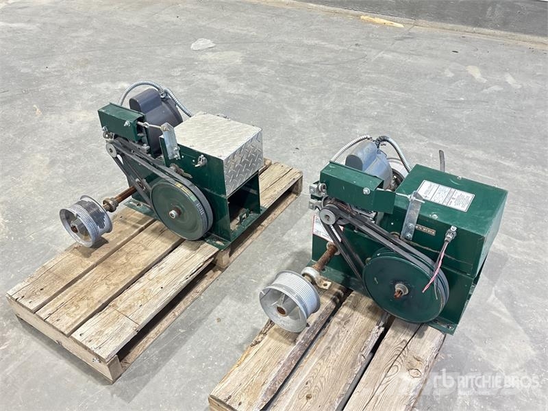  Quantity of (2) Steelcraft MJ Overhead Door Opener Andre komponenter