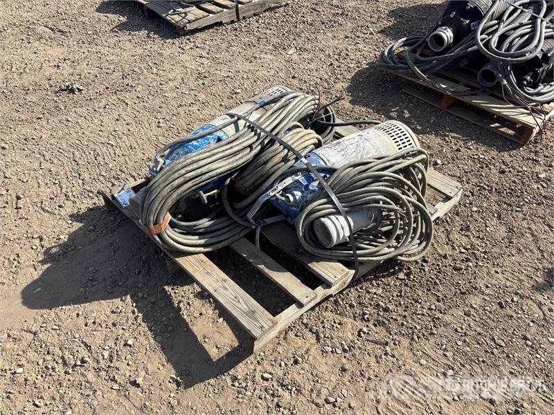 Quantity of (2) Submersible Water Pump Andre komponenter