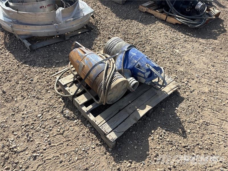 Quantity of (2) Sulzer Submersible Water Pump Kiti naudoti statybos komponentai