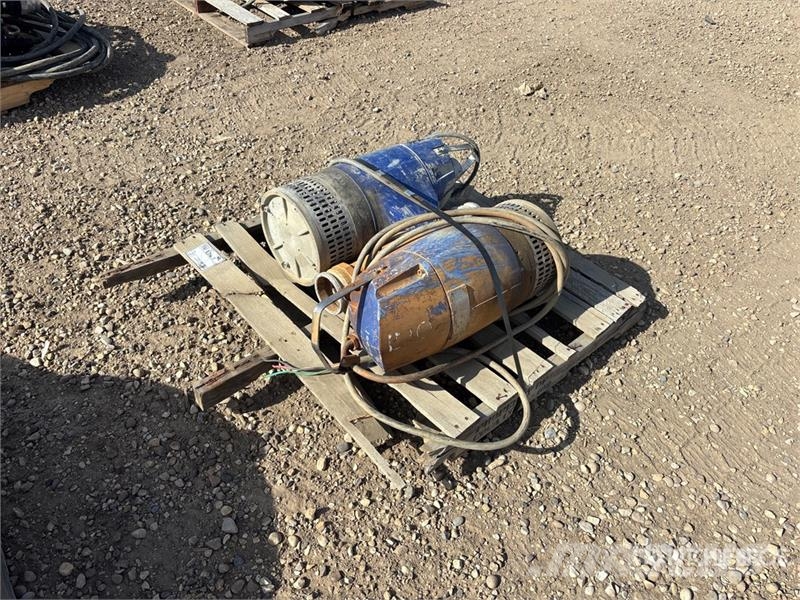 Quantity of (2) Sulzer Submersible Water Pump Kiti naudoti statybos komponentai