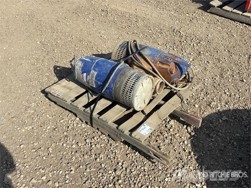 Quantity of (2) Sulzer Submersible Water Pump Kiti naudoti statybos komponentai