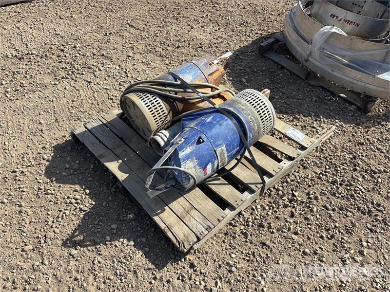 Quantity of (2) Sulzer Submersible Water Pump Kiti naudoti statybos komponentai