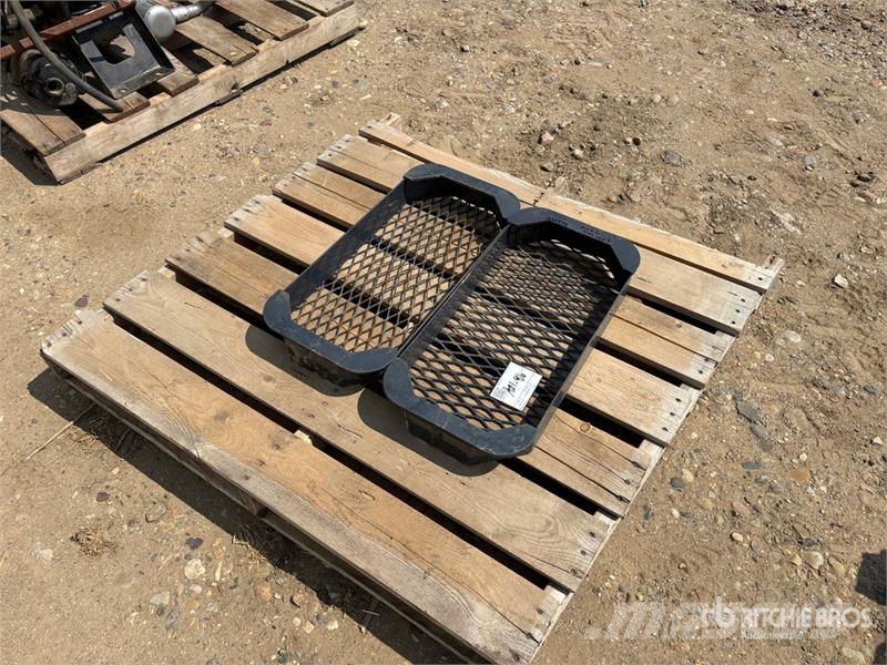 Quantity of (2) Tank Screen Kiti naudoti statybos komponentai