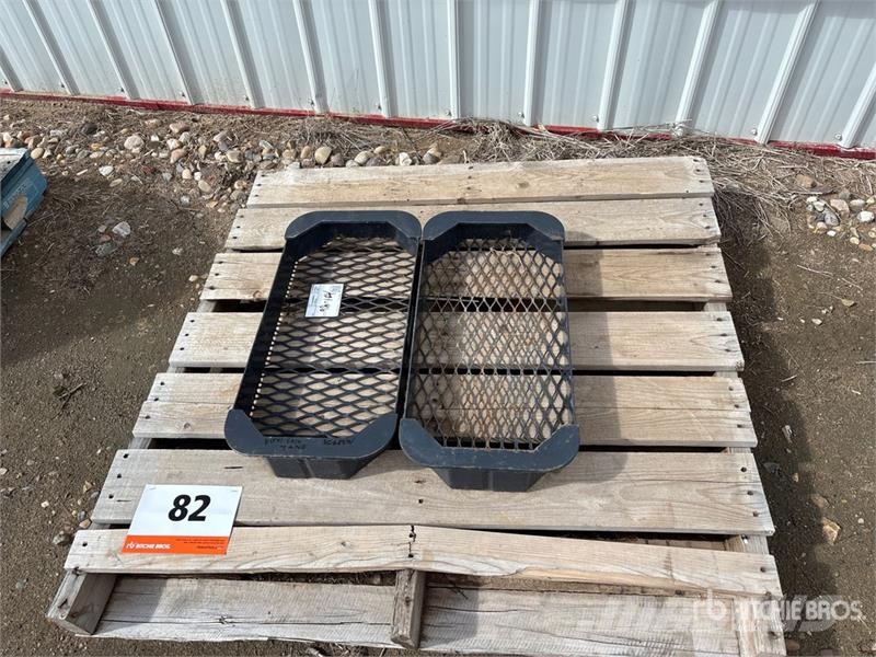 Quantity of (2) Tank Screen Kiti naudoti statybos komponentai