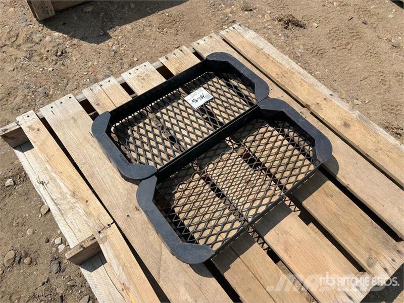 Quantity of (2) Tank Screen Kiti naudoti statybos komponentai