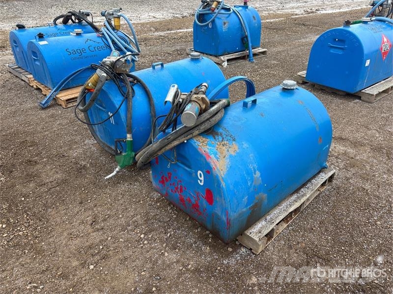  Quantity of (2) Tidy Tanks Steel Fuel Tank Kraftstoff- und Zusatzstoffbehälter