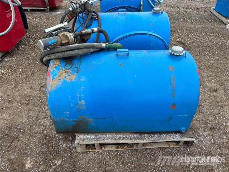  Quantity of (2) Tidy Tanks Steel Fuel Tank Kraftstoff- und Zusatzstoffbehälter