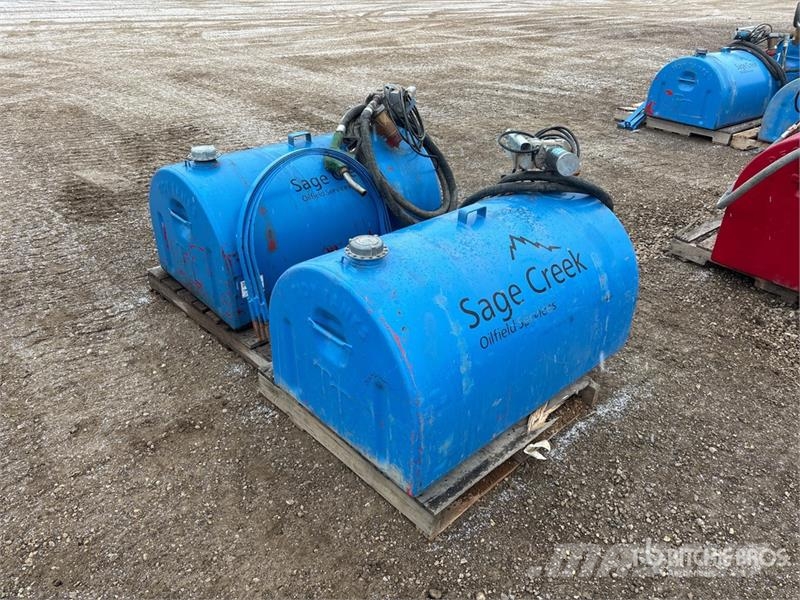  Quantity of (2) Tidy Tanks Steel Fuel Tank Kraftstoff- und Zusatzstoffbehälter