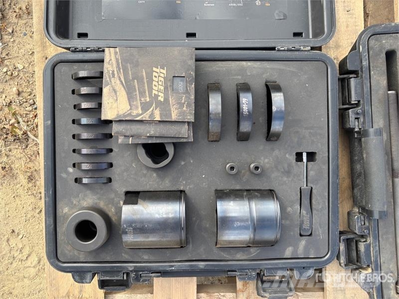  Quantity of (2) Tiger Tool Spring Bushing Installa مكونات أخرى
