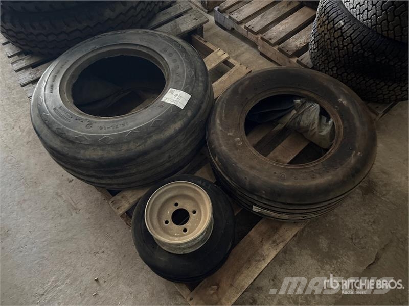 Quantity of (2) Tires Gume, točkovi i felne